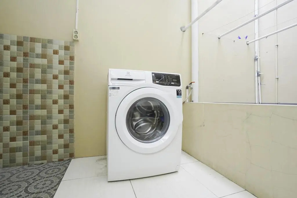 OYO Life 2532 Kost Putri ADIA