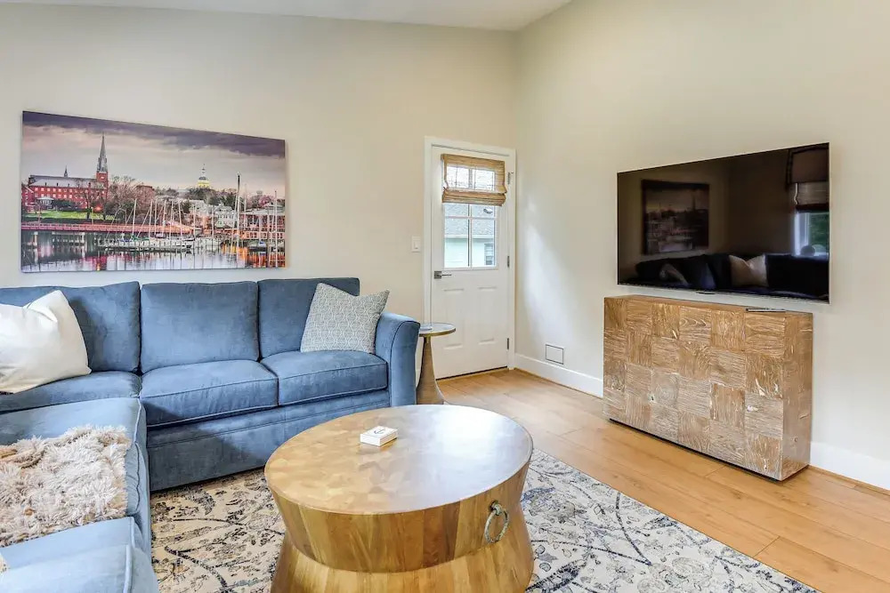 1 Block to Usna Stadium: Modern Annapolis Home!