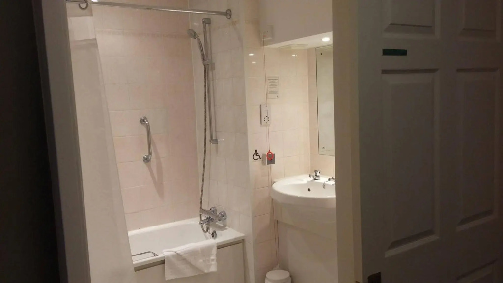 Holiday Inn Milton Keynes East M1 Junc 14 by IHG