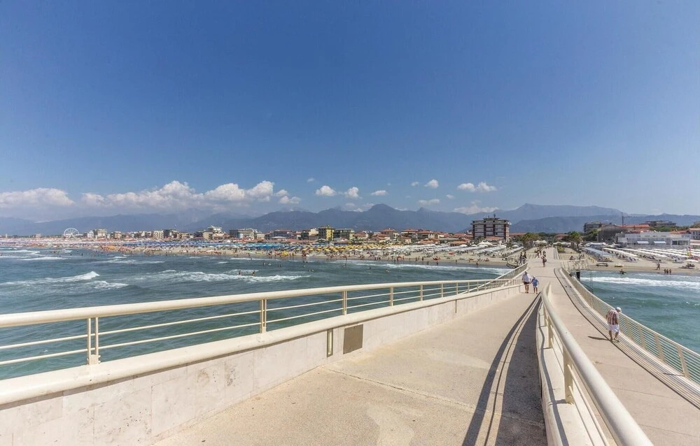 2 Bedroom Nice Home In Camaiore Lu
