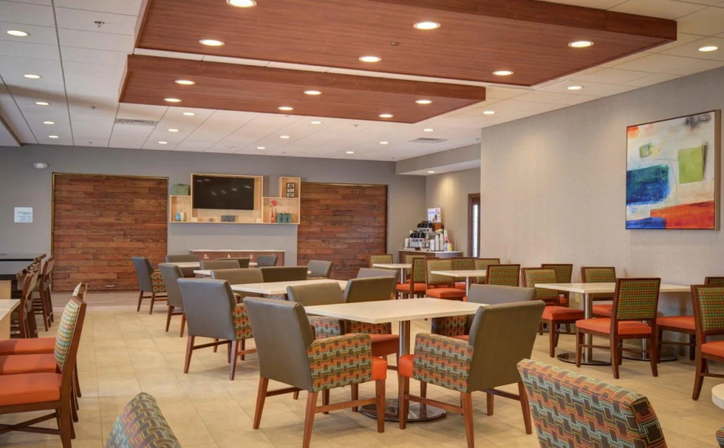 Holiday Inn Express & Suites North Platte by IHG