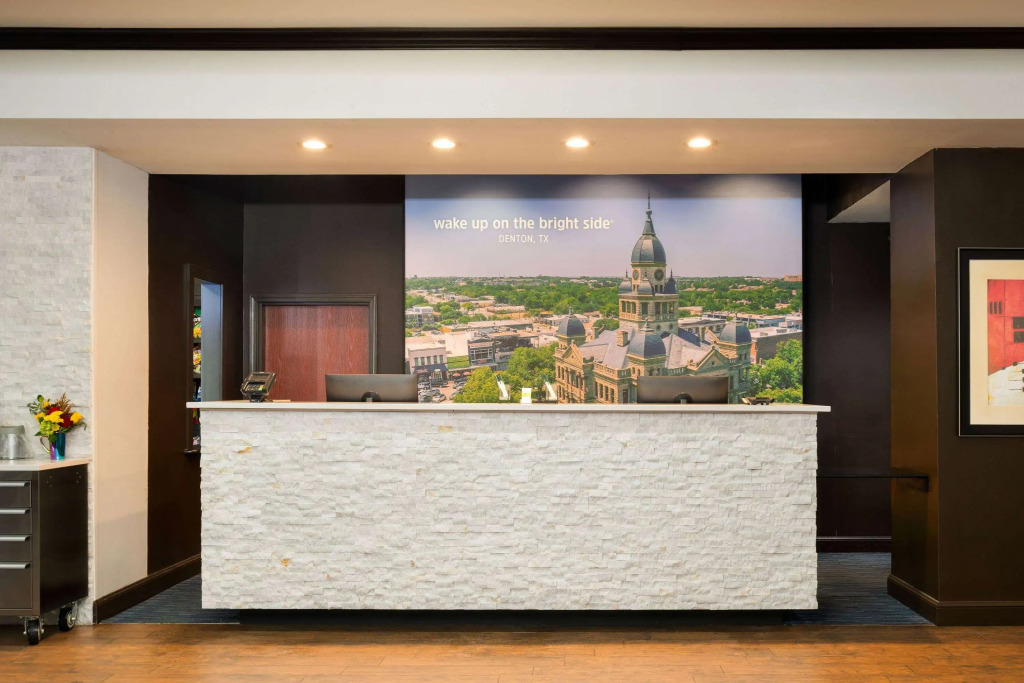 La Quinta by Wyndham Denton - University Drive