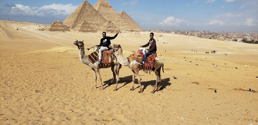 Pyramids Empire Inn
