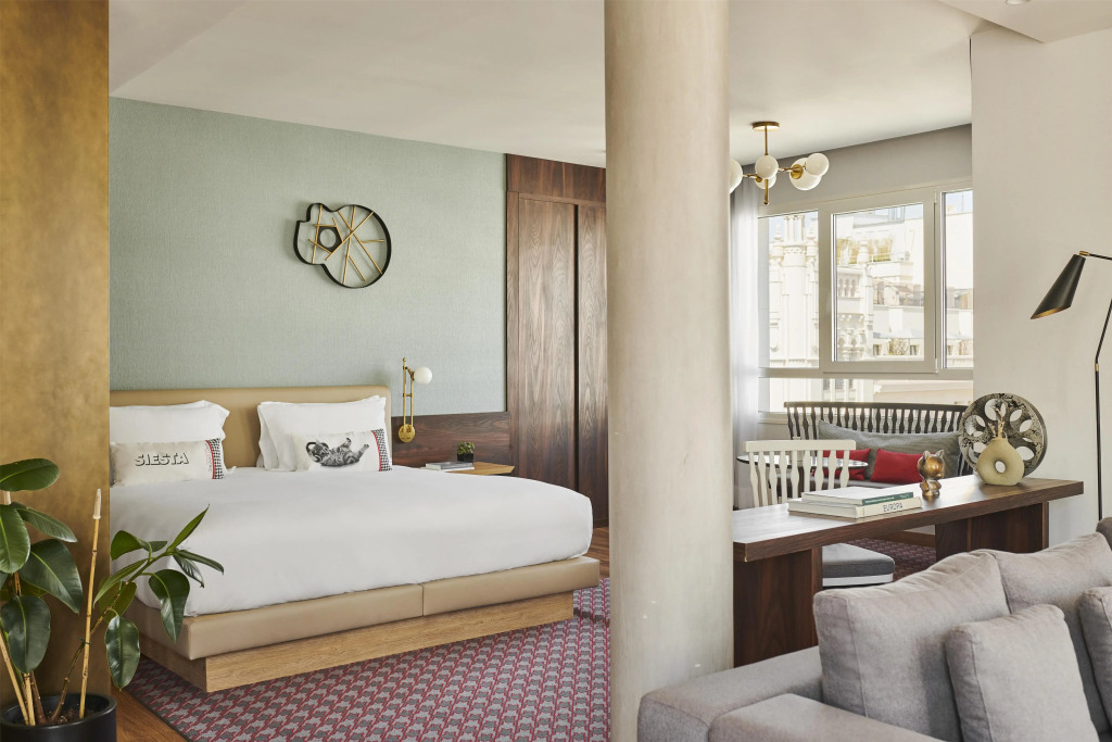 Отель Hyatt Centric Gran Via Madrid