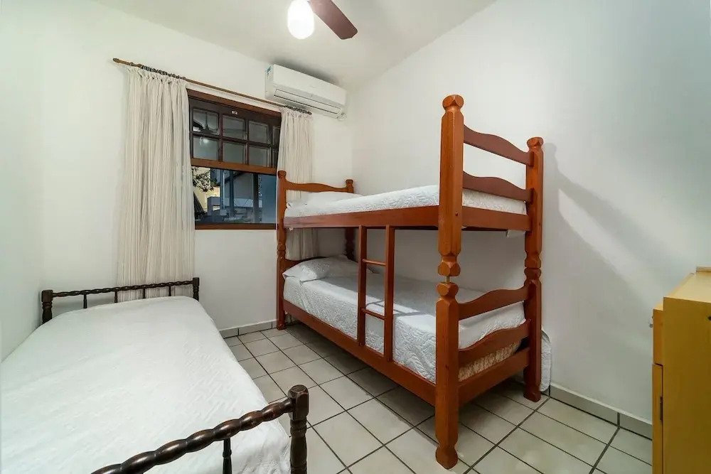 914B - Casa 3 dormitórios em Bombas SC