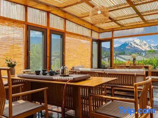 Meiqi Leju Jade Dragon Snow Mountain Scenic Resort Courtyard (Shuhe Ancient Town Branch)