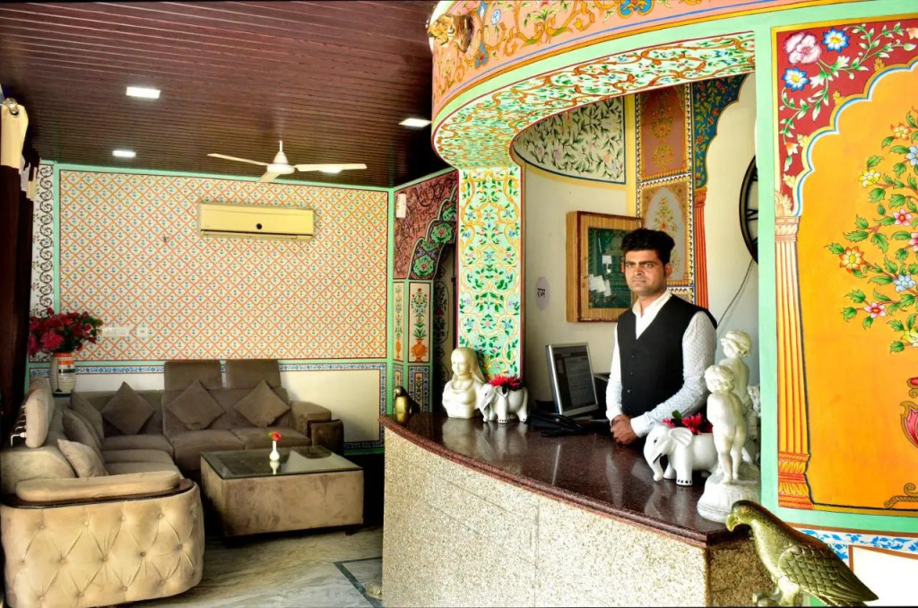 Mahal Rajwada Resort