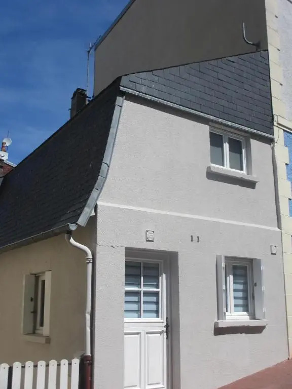 à 30 m du coeur de la rue des Bains