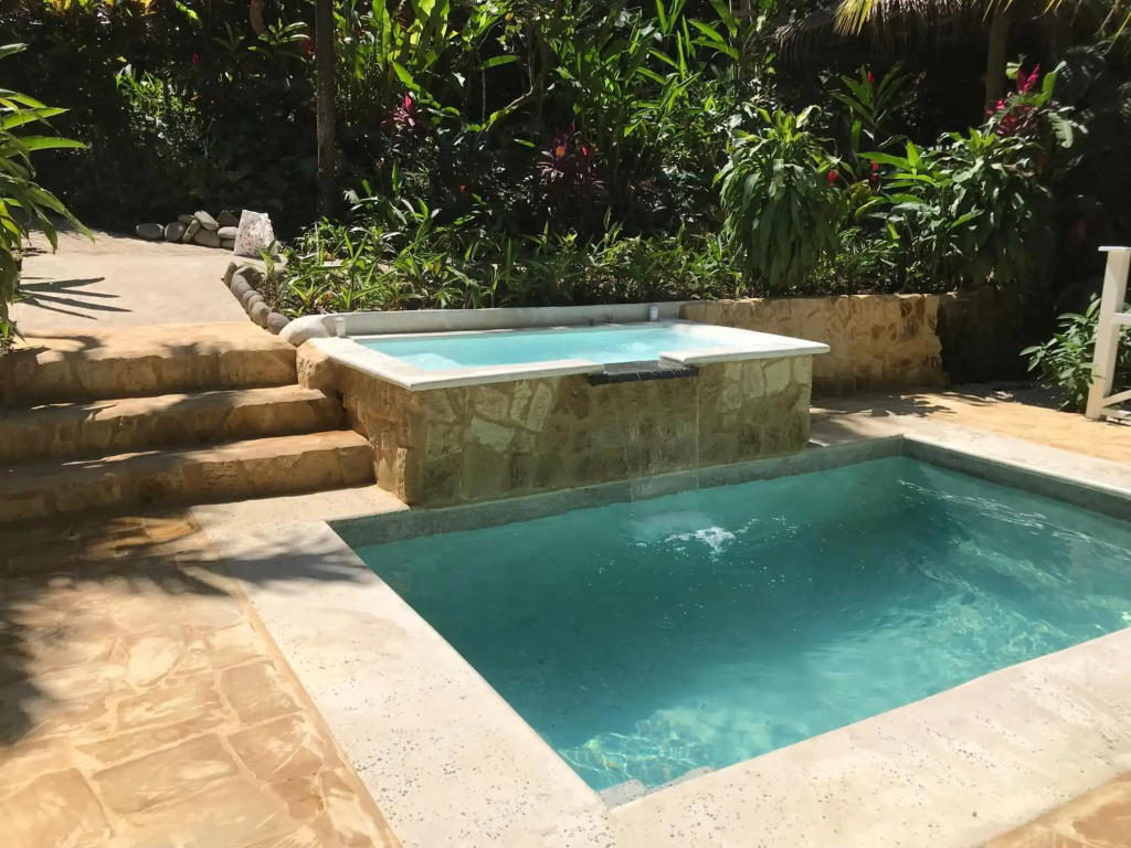 FLOR DE PARAISO BUNGALOWS