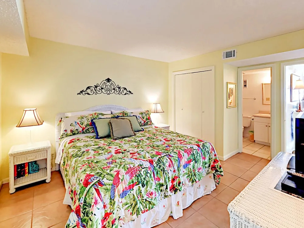 421 East Beach Blvd 656 Condo 2 Bedrooms 2 Bathrooms Condo