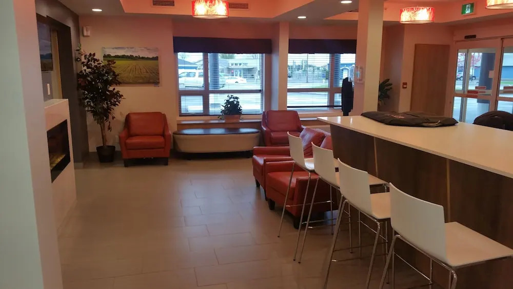 Microtel Casselman