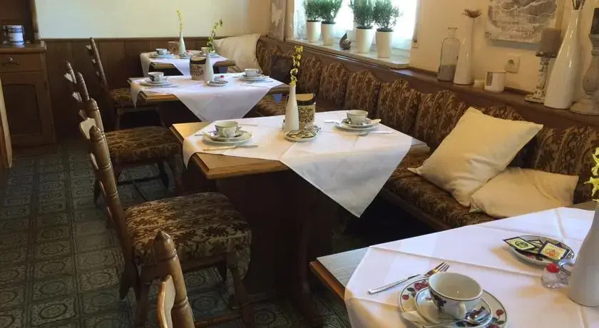 Pension Schalli Haus am Faakersee