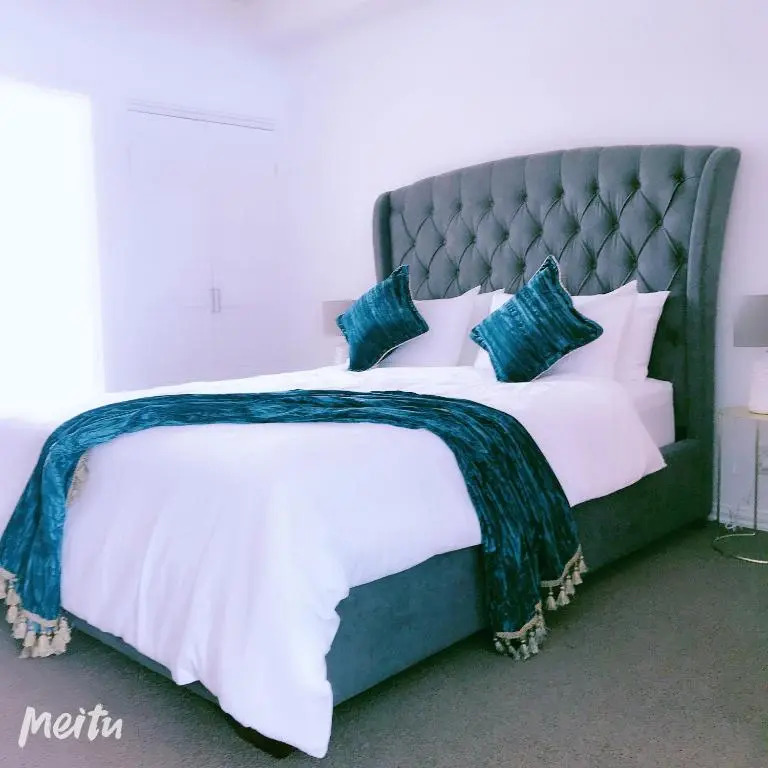 All New Lux Panoramic Sea-view Penthouse on Princes Wharf