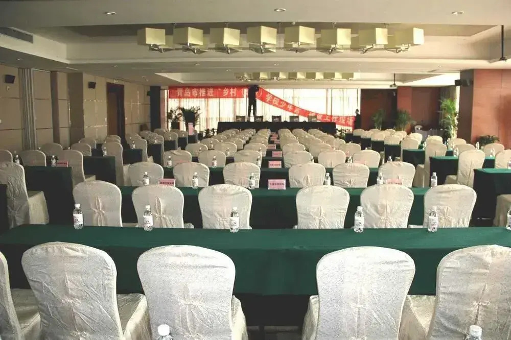 Hongcheng Yuehai Hotel - Qingdao