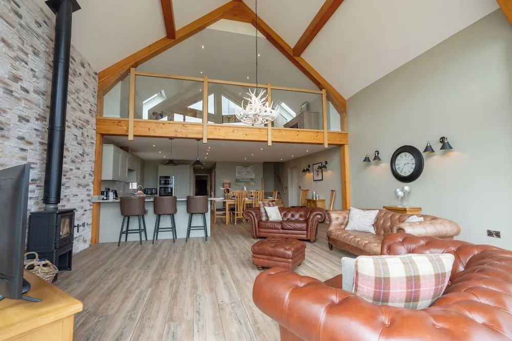 Valley View Lodge Sleeps 8 With Hot Tub