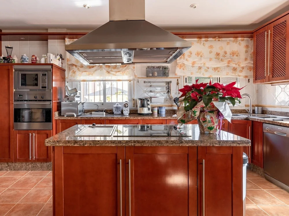 Lavish Villa in Málaga With Swimming Pool