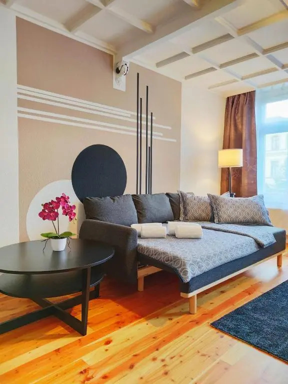 Exclusive Suite South Central
