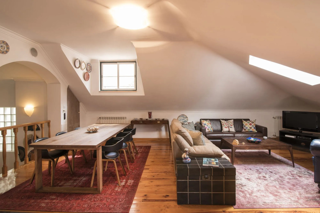 Grand Parliament Duplex by Homing