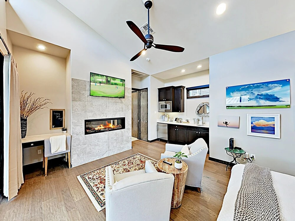 New Listing! Luxe Lake Travis Studio W/ Pool 1 Bedroom Cabin