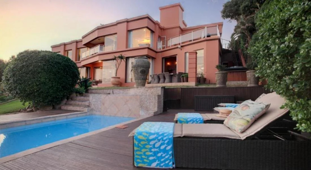 SEASENSE Boutique Beach Villa