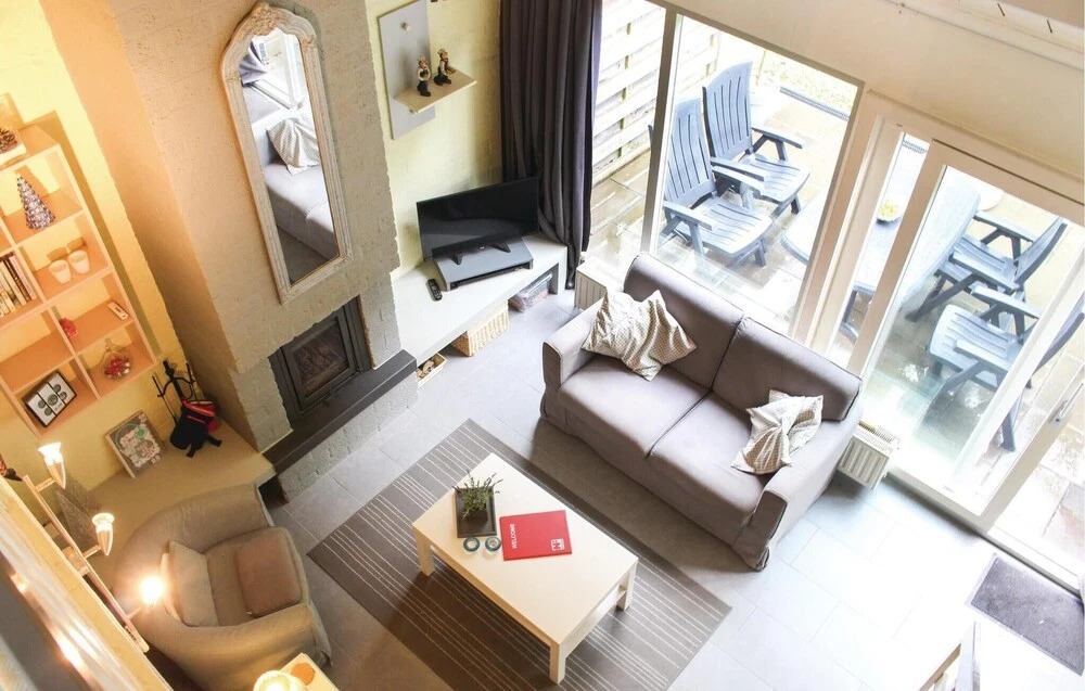 Gorgeous Home In Bruinisse With Wifi