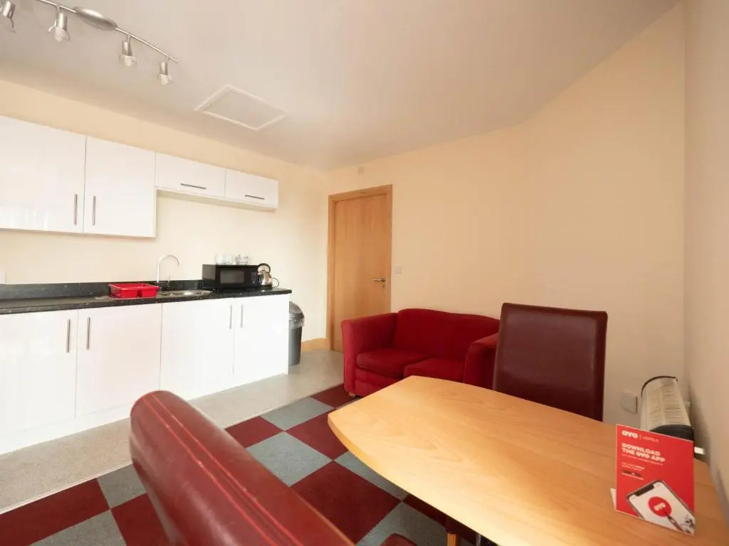 OYO Chase Suites