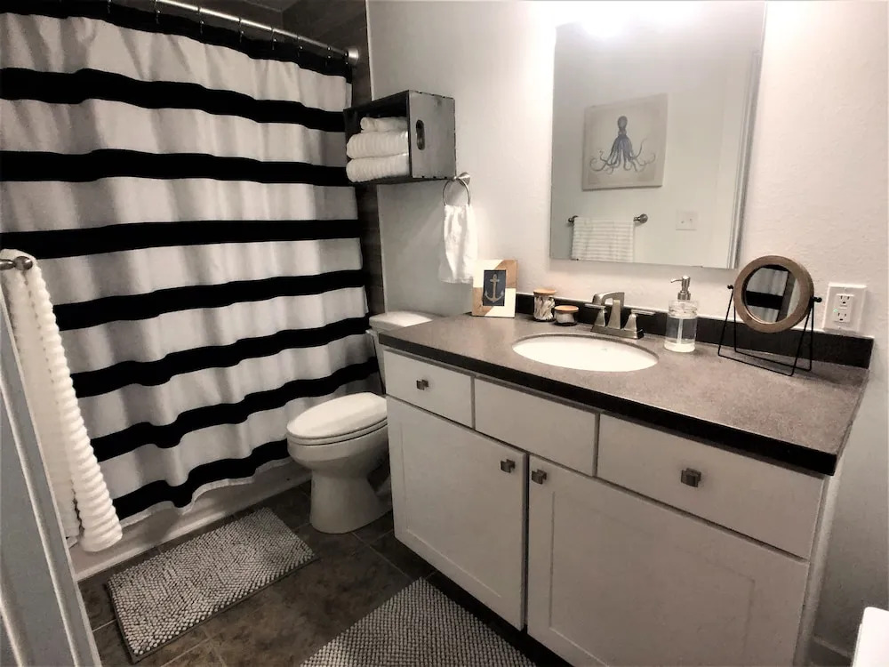 Barefoot Ec204 2 Bedroom Condo