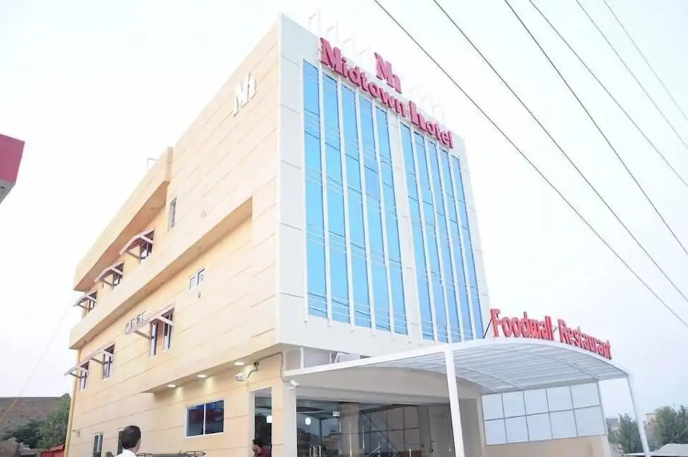 Midtown Hotel