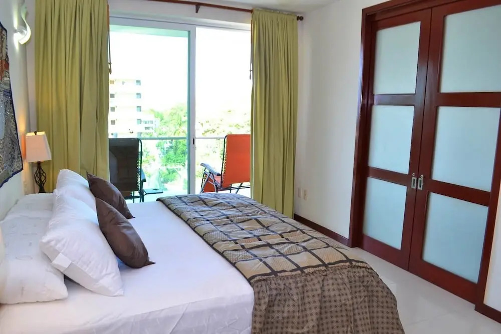 Condo Torre Diamante 305 by MDR