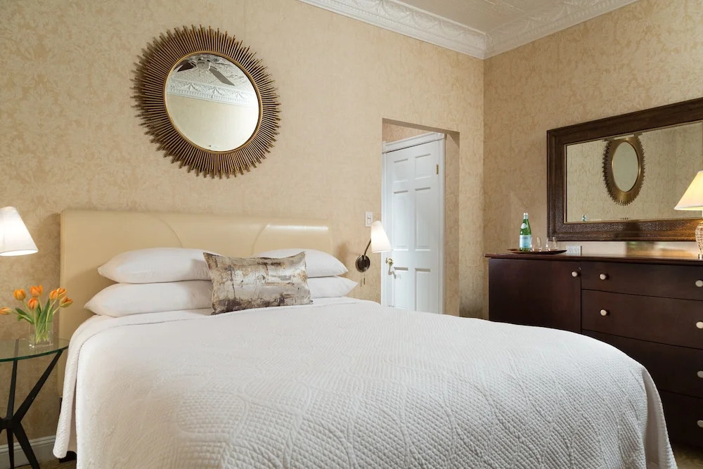 Chateau Inn and Suites