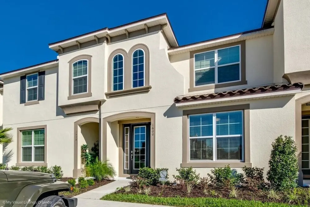 4 Bed Home Splash Pool at Solara