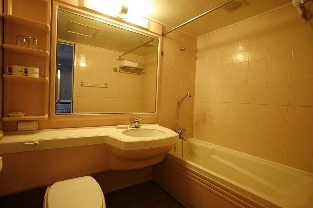 Hotel B Station