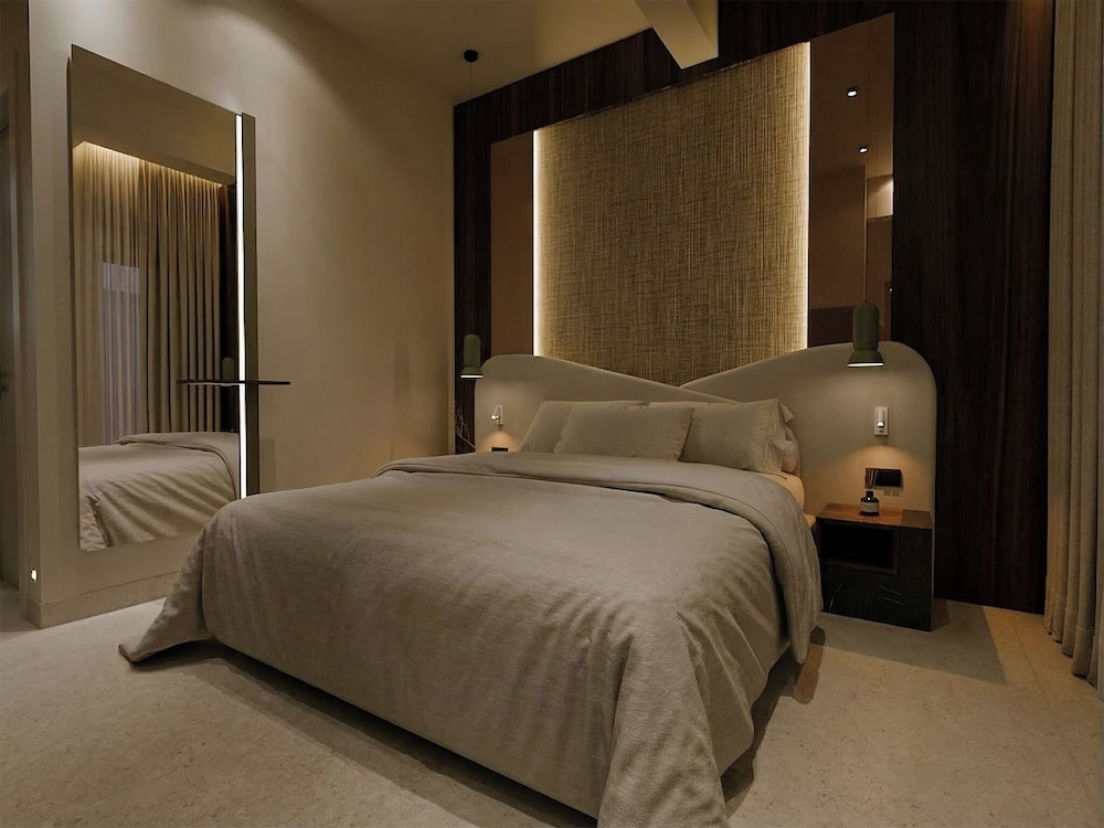 Nesean Plaza Hotel