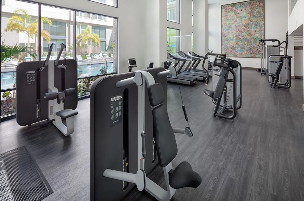 Virelli Apartments Upscale King Suite in the Heart of Orlando w Pool
