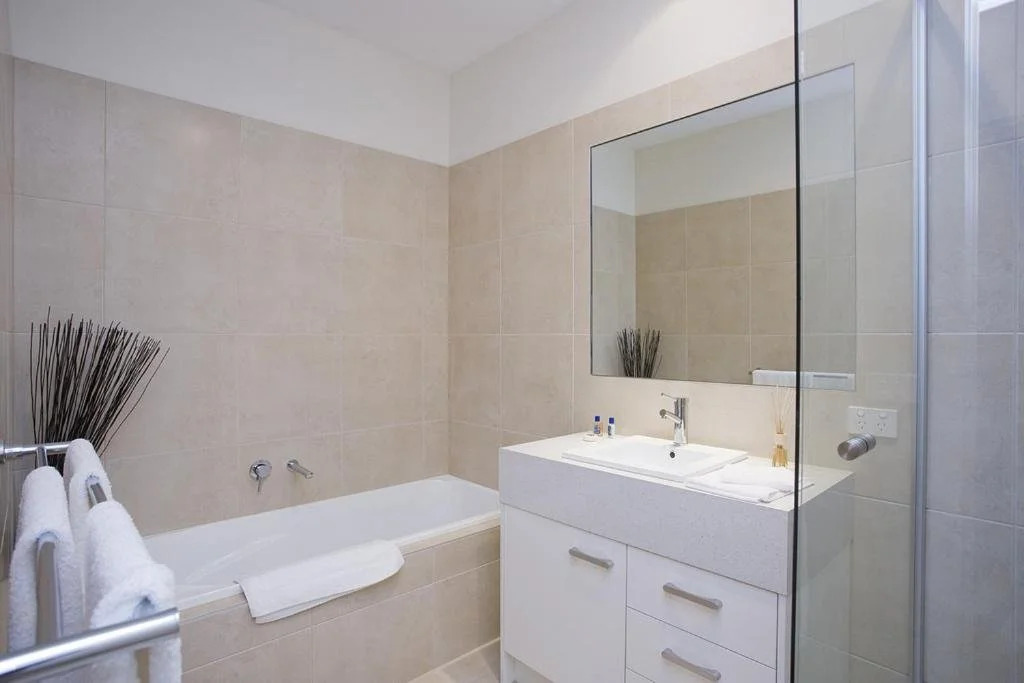 Beachfront Esplanade Apartment 12-20 Ocean Views