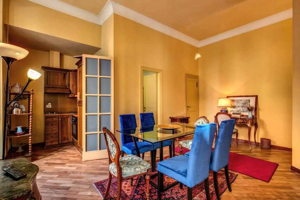 CIR 6380 V Twin B Stylish Renovated Flat in Vatican Area