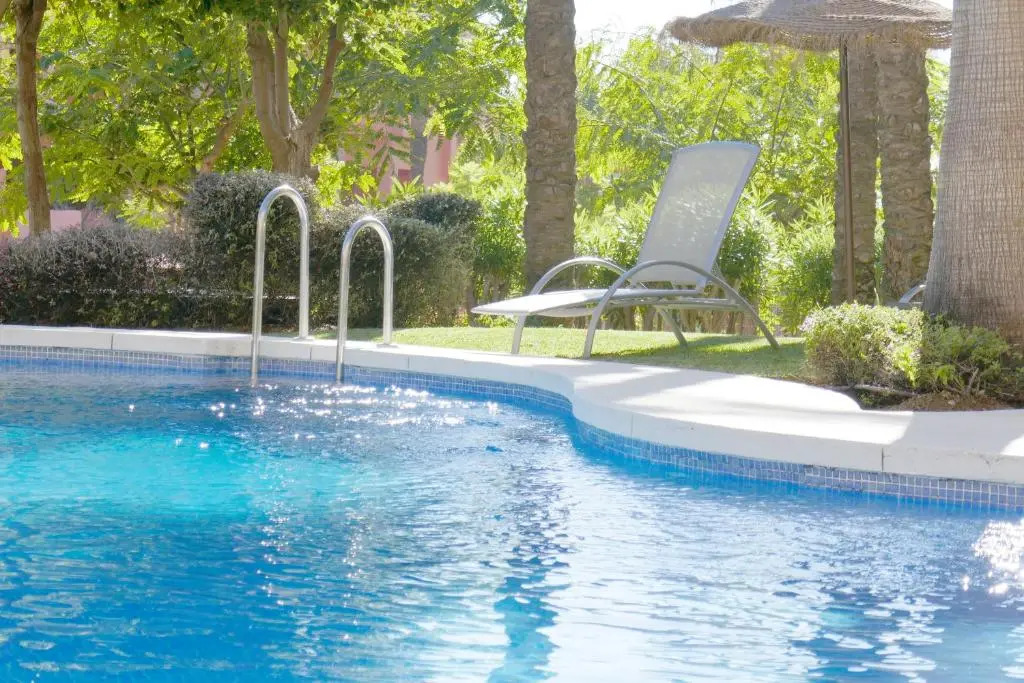 Salinas. Apartment for 4. Terrace/Parking/Pools/Gym/4mins beach