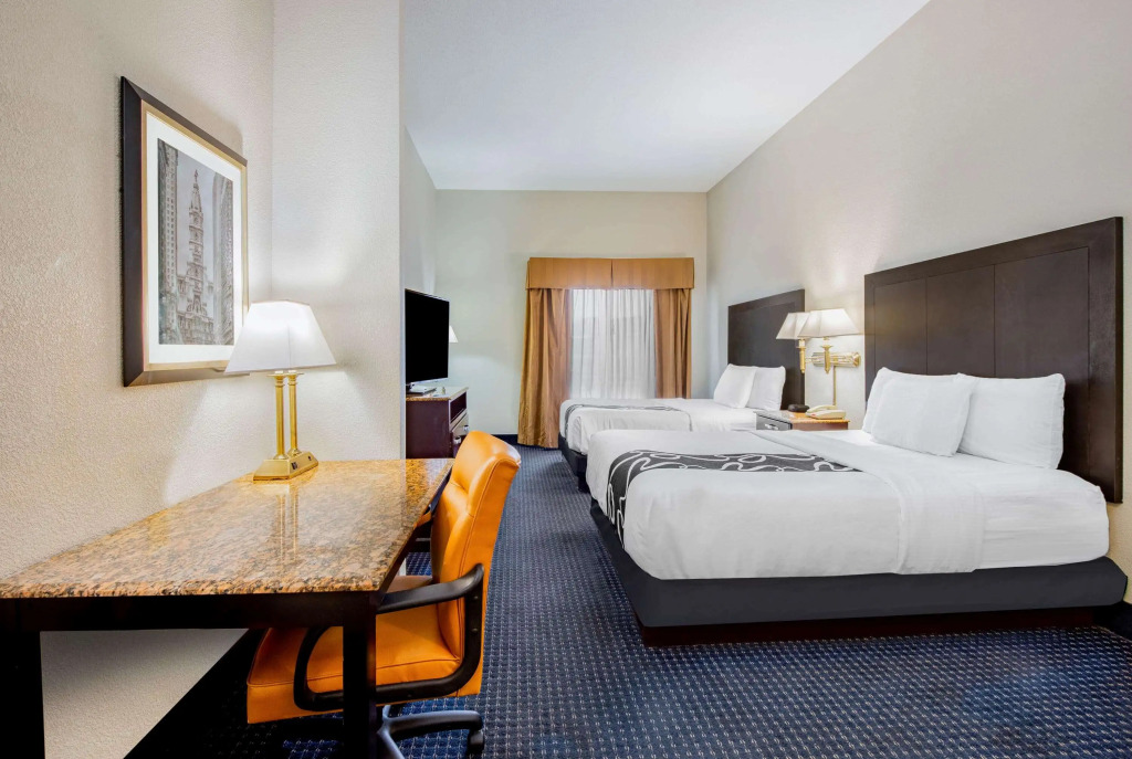 La Quinta by Wyndham Mt. Laurel - Philadelphia