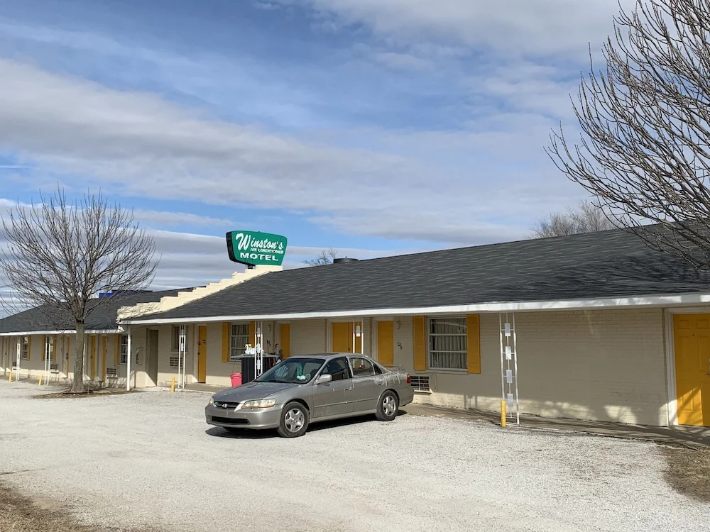 Winstons Air Conditioned Motel