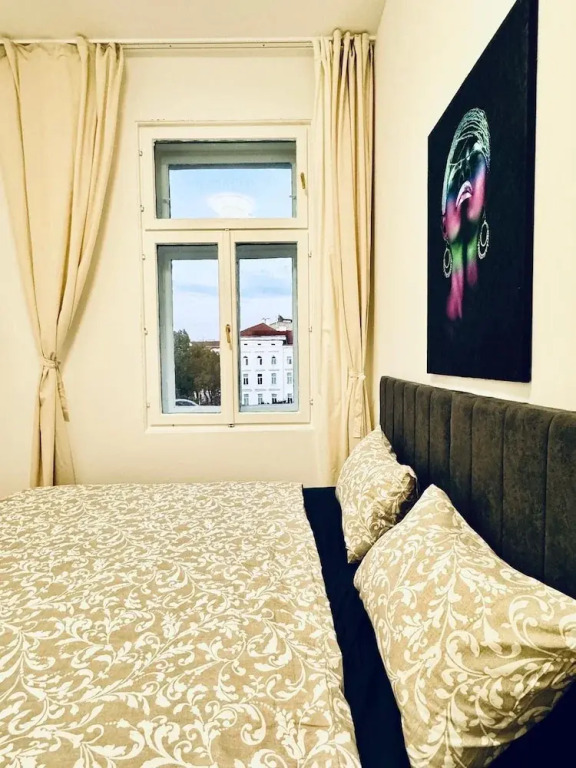 Elegant 4BR Apt Near Westbahnhof
