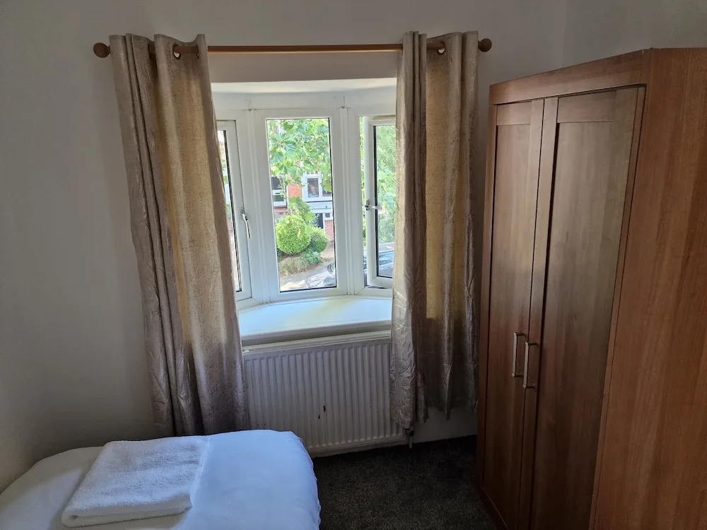 Lovely 4-bed House in Nottingham- Mapperly Park