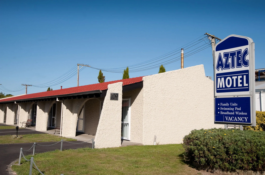 Aztec Motel