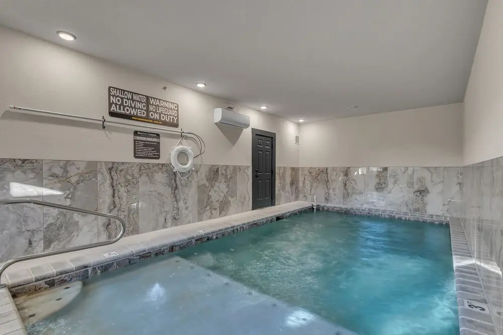 Cozy Cub Luxury Cabin Pigeon Forge