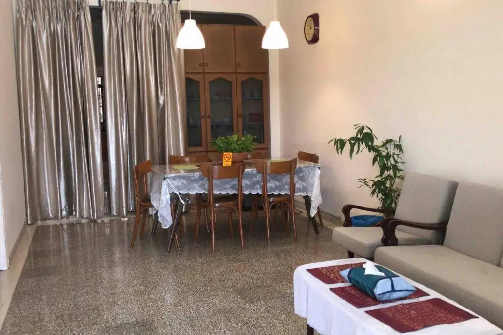 Cosy big house 5min CIQ SOGO KSL mall 4BR 12Pax