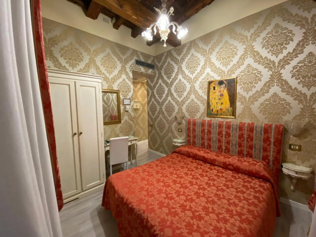 Hotel Bridge