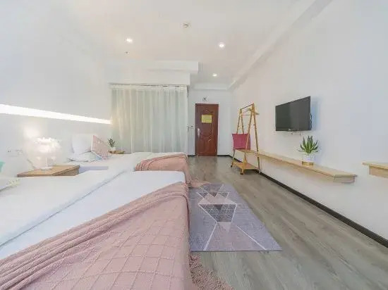 Chongqing Sigman Hotel (Hechuan Powerlong Plaza New Bus Station)