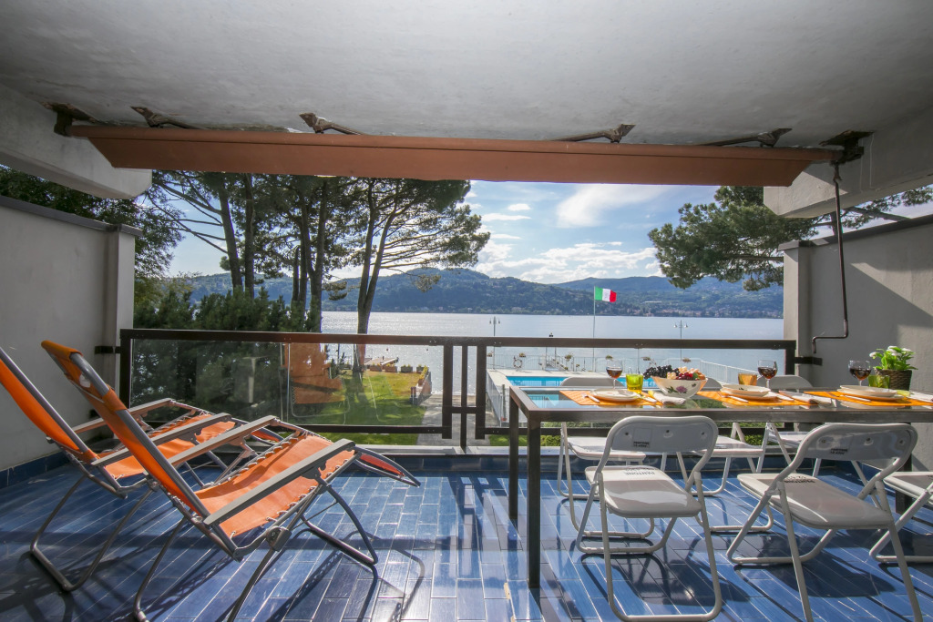 Residenza Ludovica by the lake