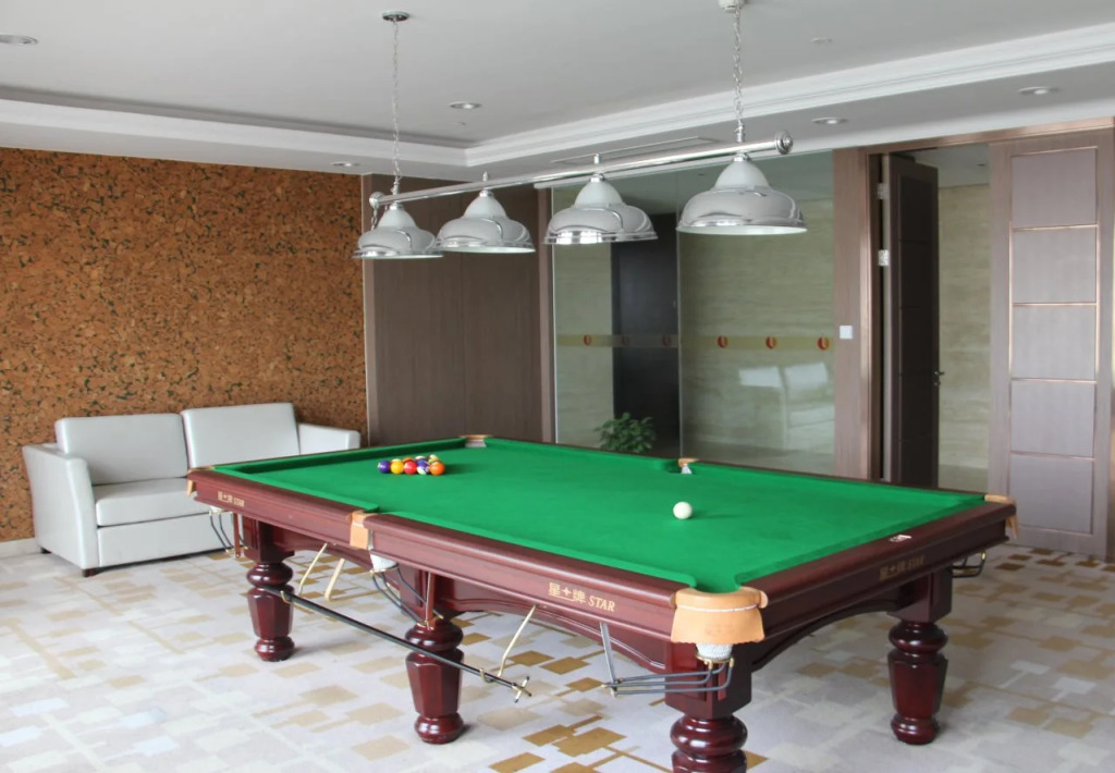 White Horse Lake Jianguo Hotel