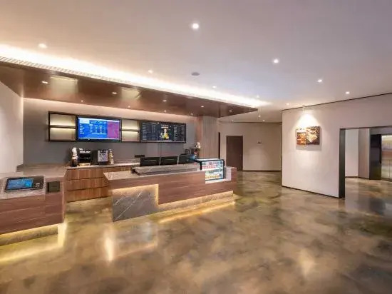 Dalian full stop hotel