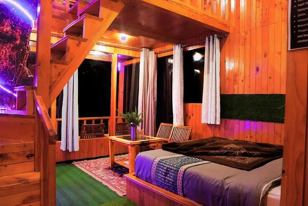 WOW Duplex Treehouse & Cottages